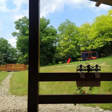 Alpehytte Brvnare Duguljac Fruska Gora Bukovac